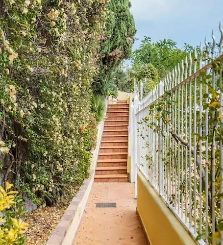 Le Monachelle Villa Capri